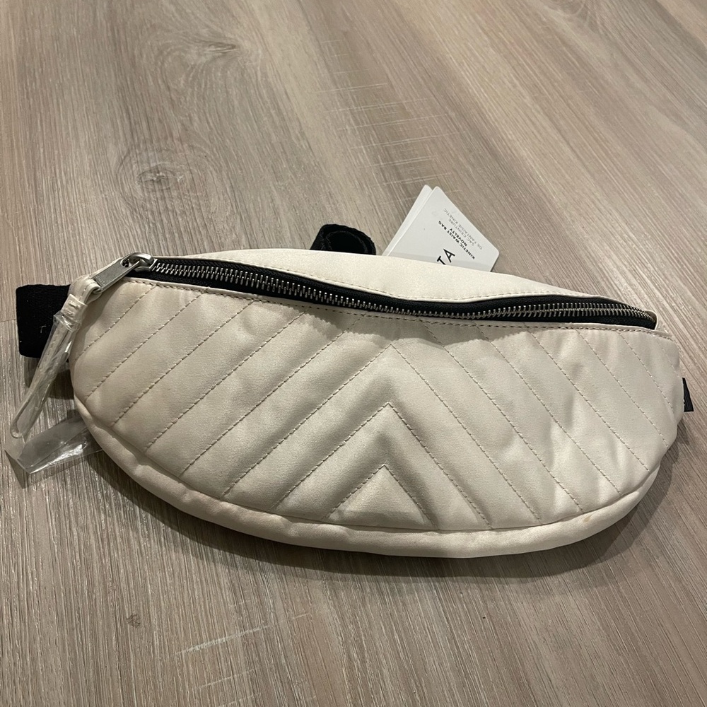 NWT ATHLETA KINETIC WAIST BAG NOVELTY